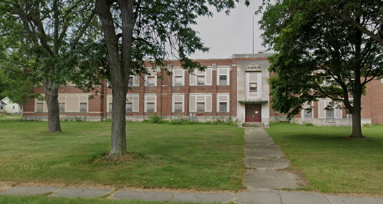 1033 Barkell St, Pontiac, MI 48340