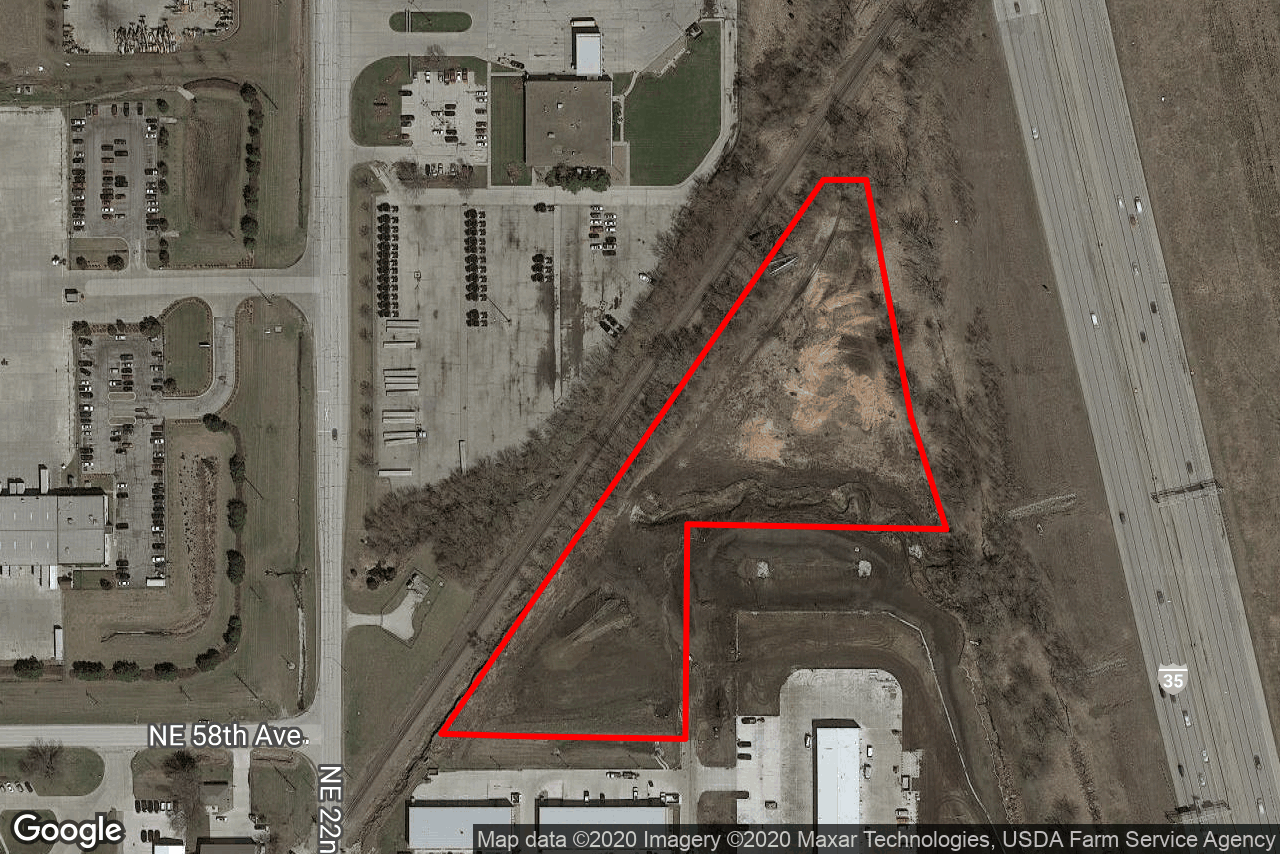 5787 NE 22Nd St, Des Moines, IA 50313