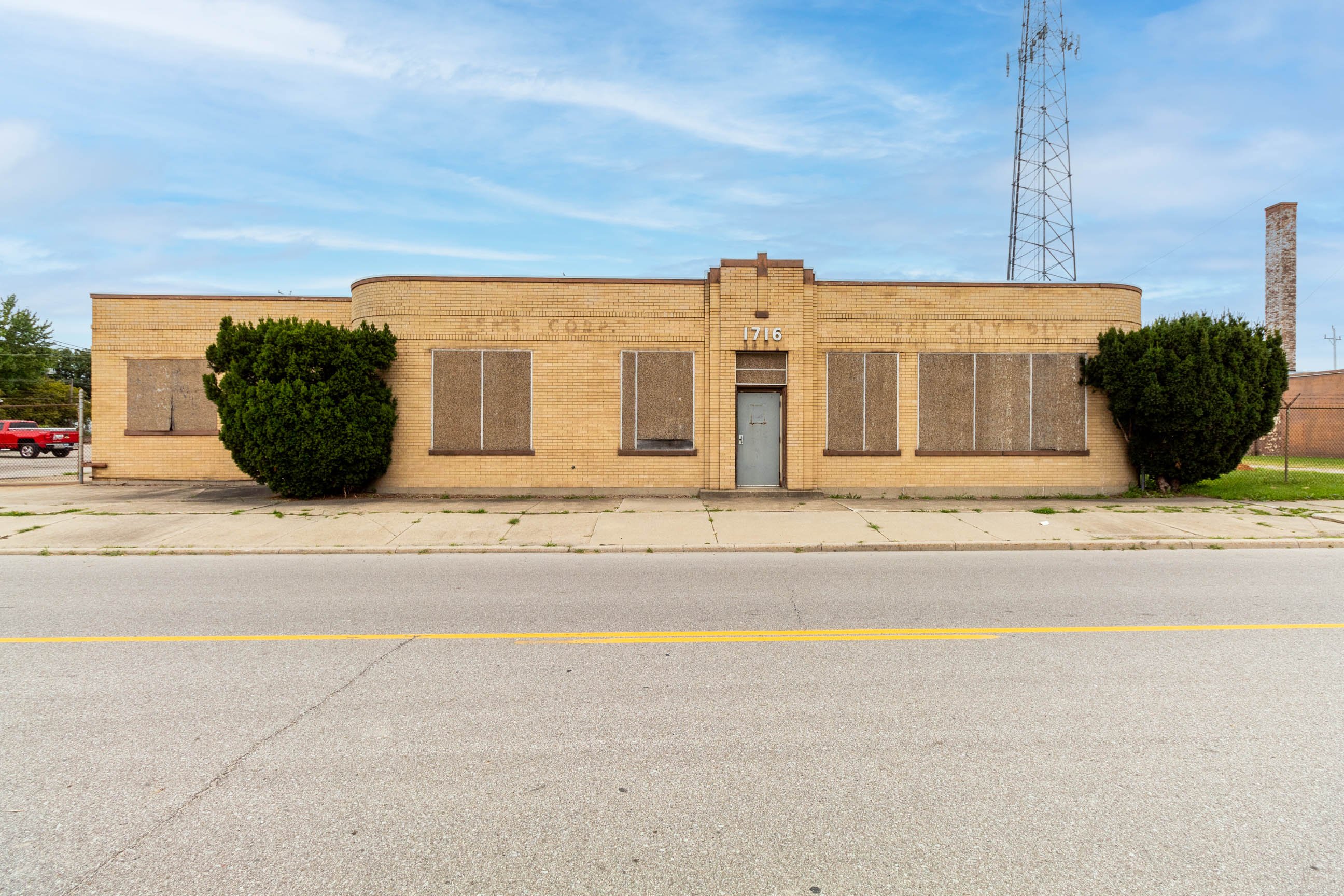 1716 S Jefferson Ave, Saginaw, MI 48601