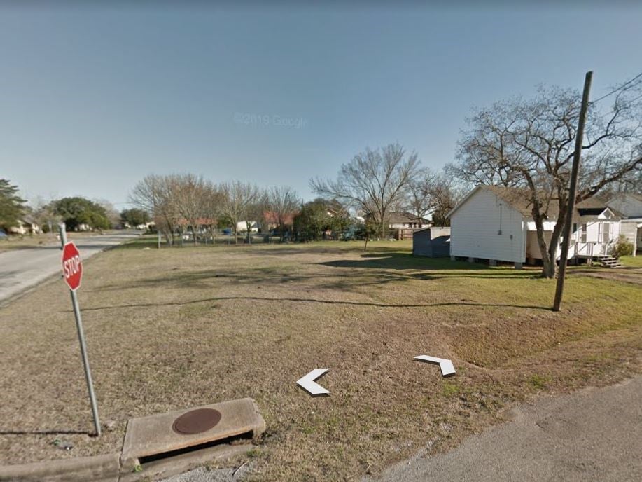 605 Washington Ave, Wharton, TX 77488