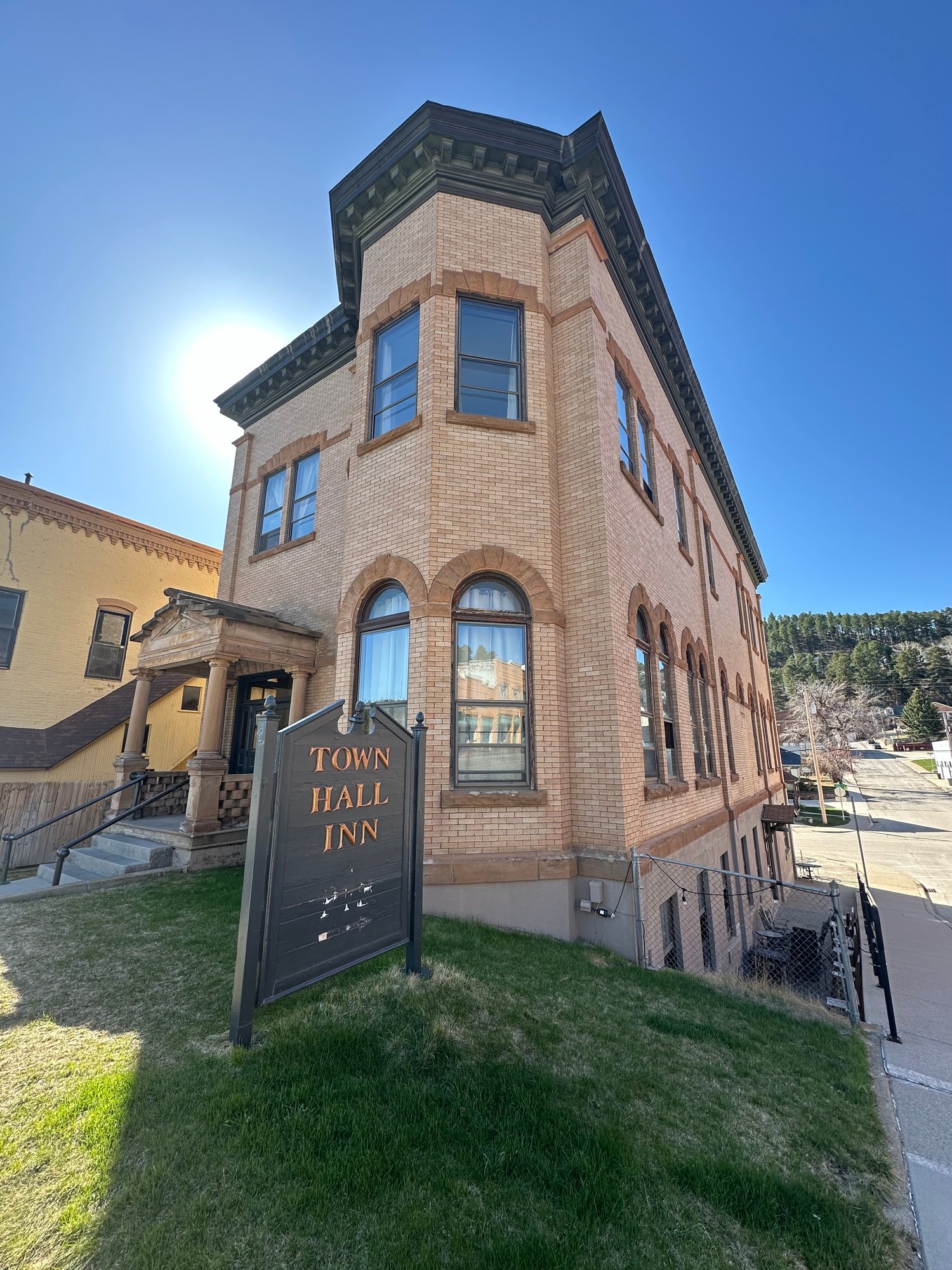 215 W Main St, Lead, SD 57754