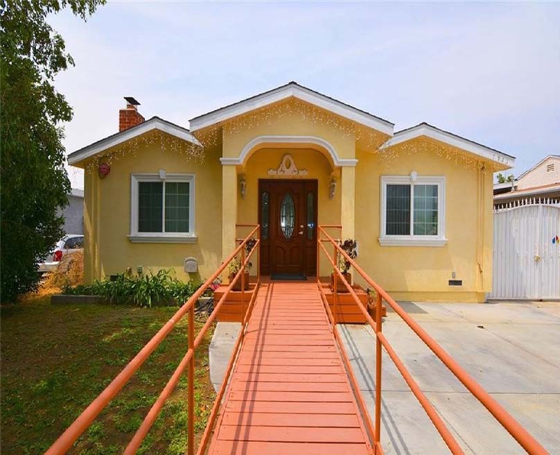 7913 Satsuma Ave, Los Angeles, CA 91352