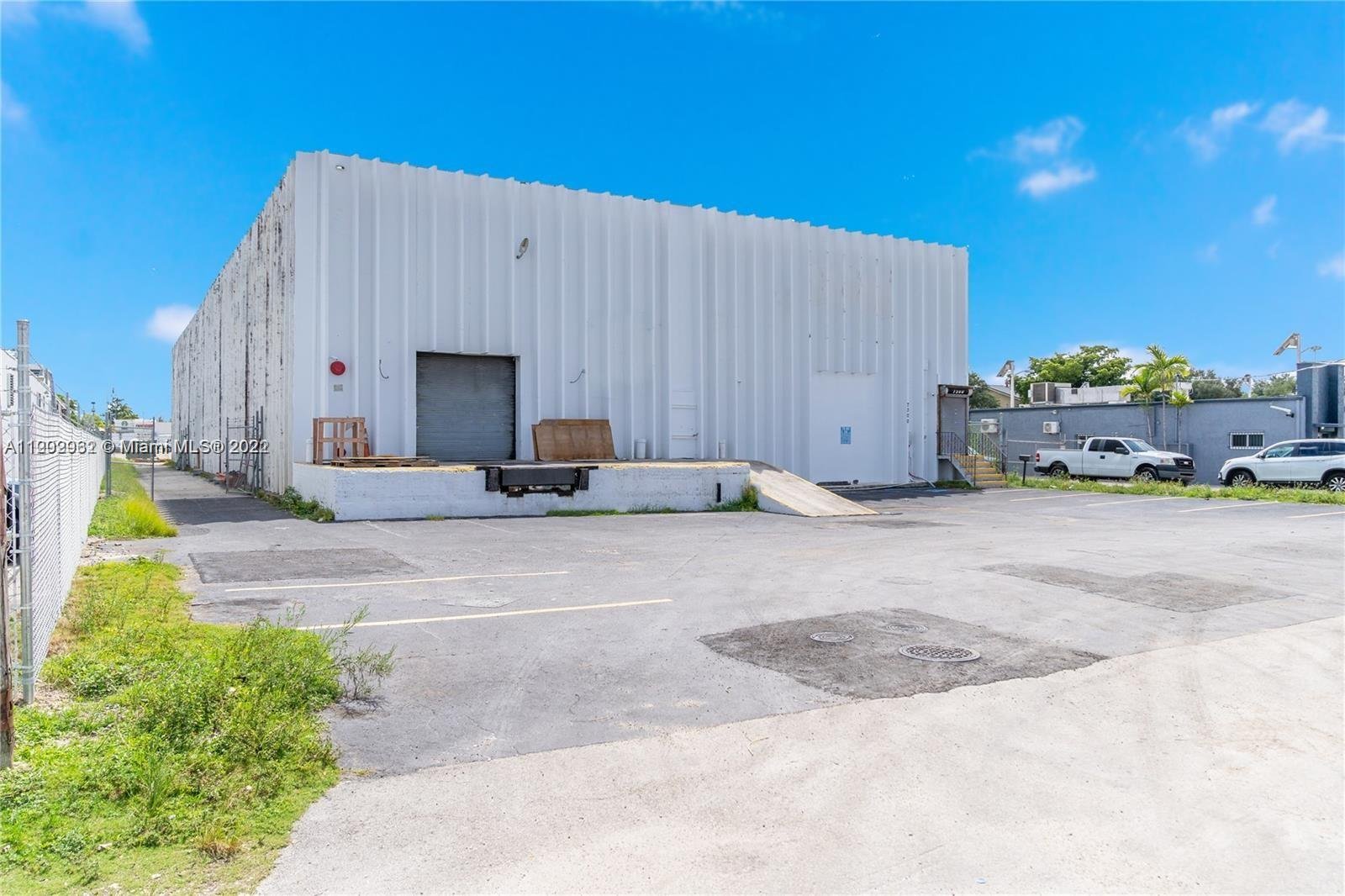 7300 41st St, Miami, FL 33166-6714