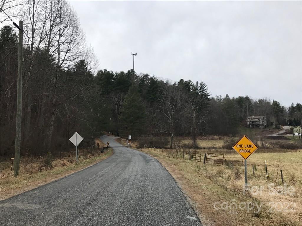 27 Eller Hollow Rd, Weaverville, NC 28787