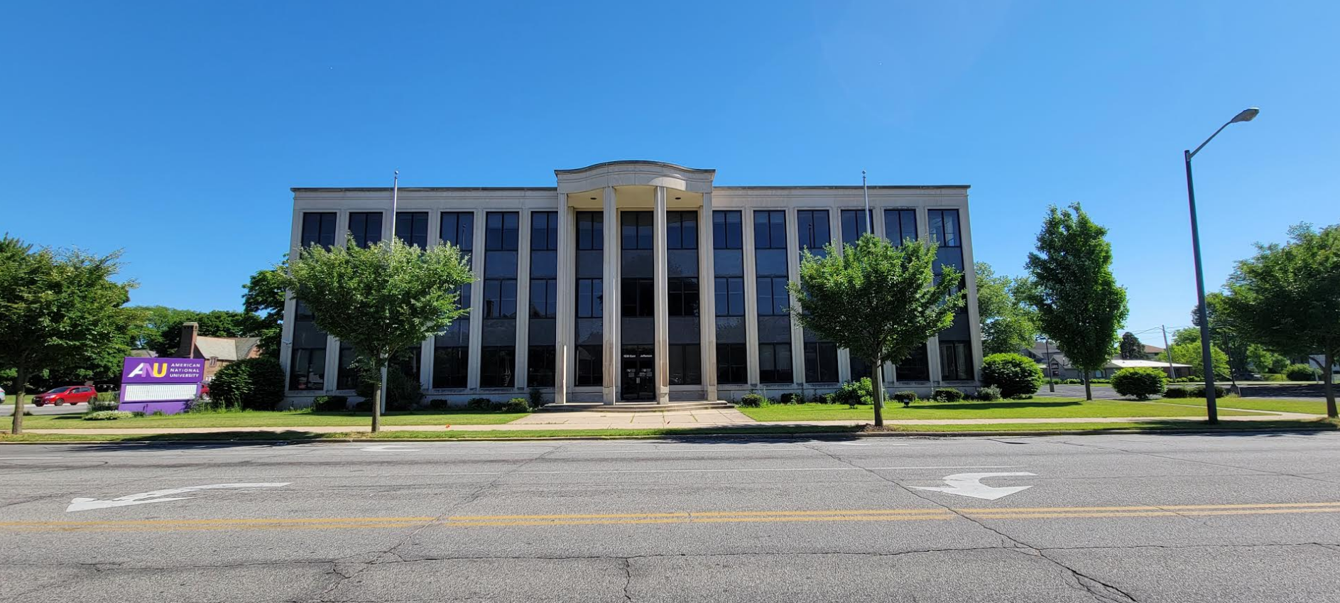1030 E Jefferson Blvd, South Bend, IN 46617