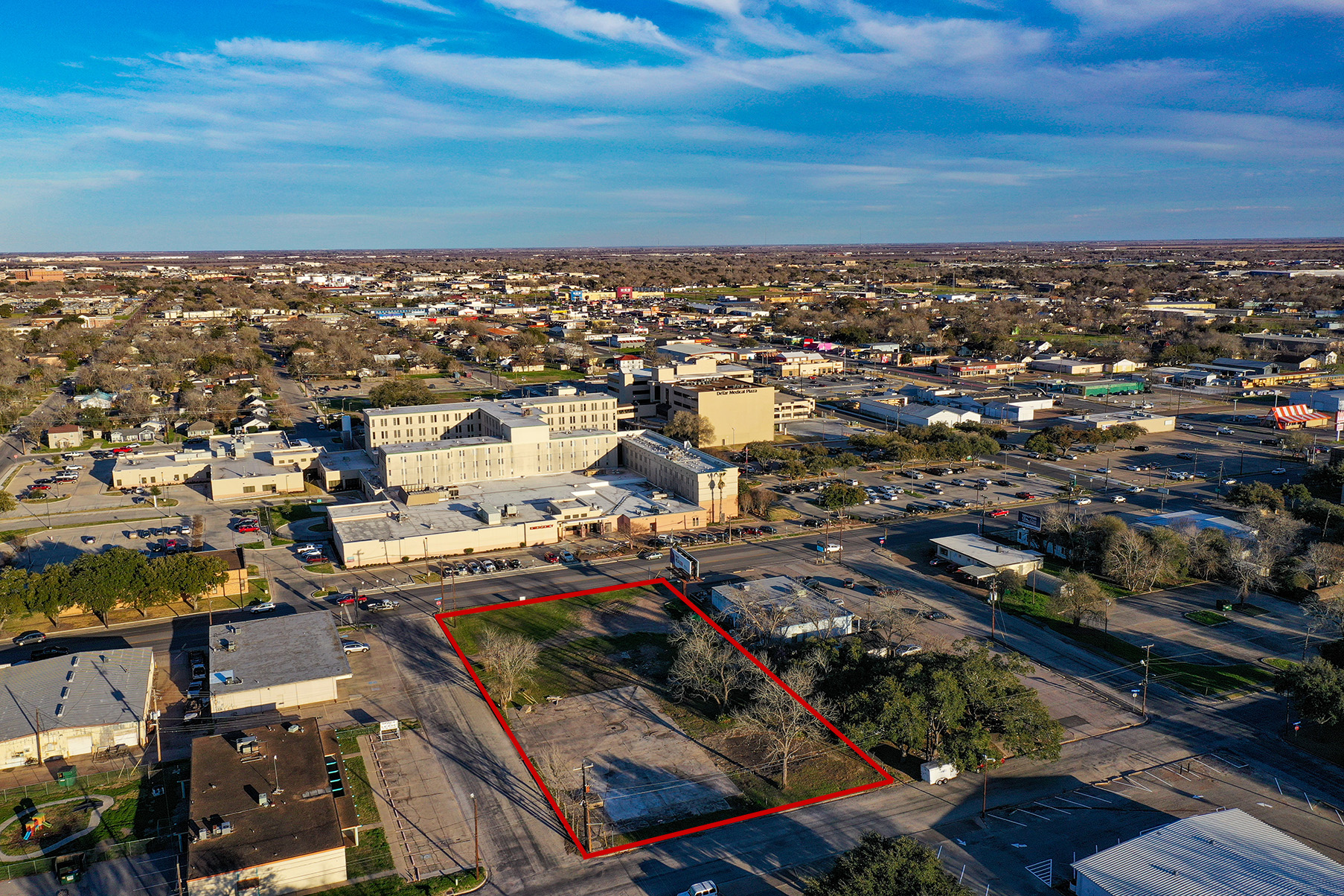 1407 N Navarro St, Victoria, TX 77901