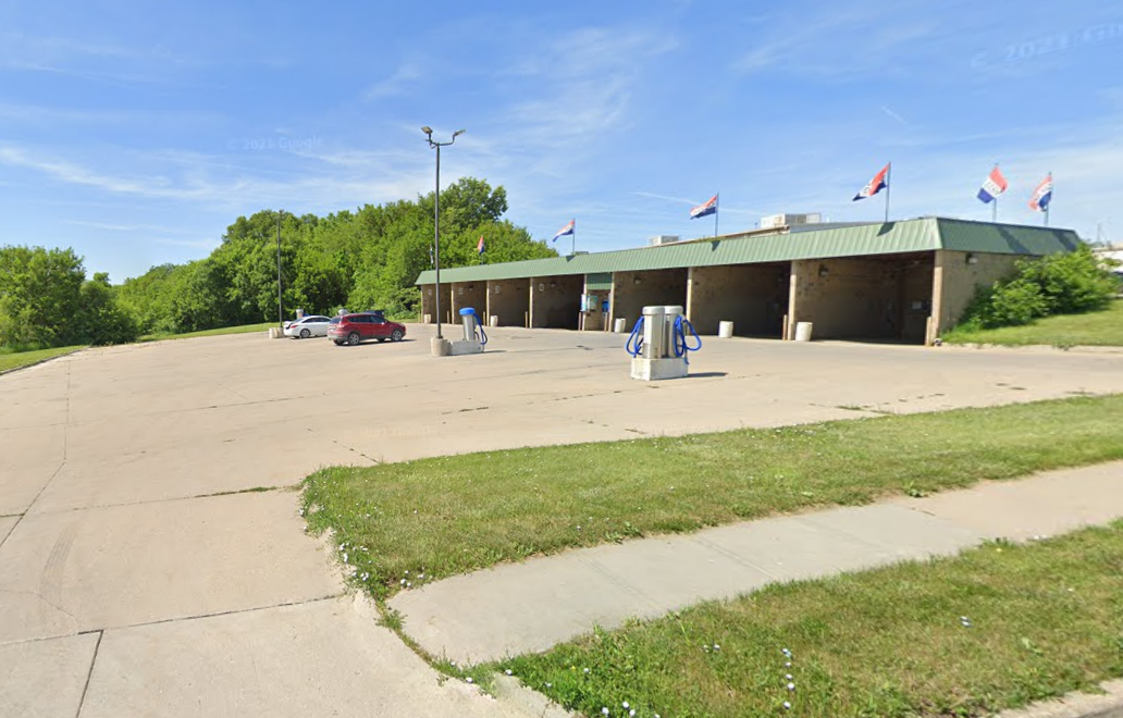 713 Olson Dr, Papillion, NE 68046