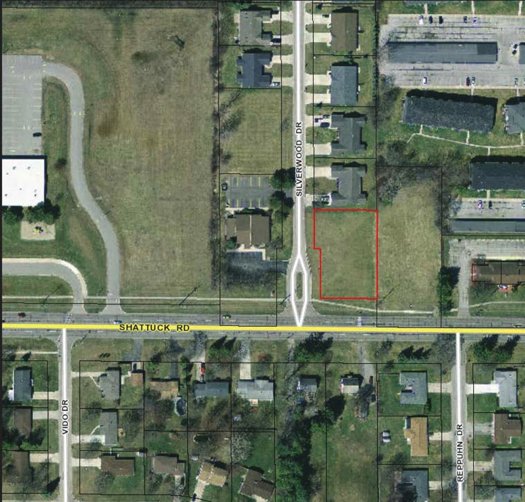 4000 Silverwood Dr, Saginaw, MI 48603