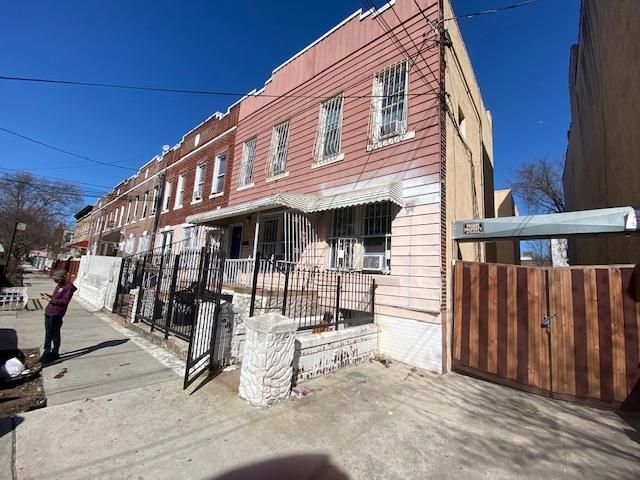 321 Milford St, Brooklyn, NY 11208