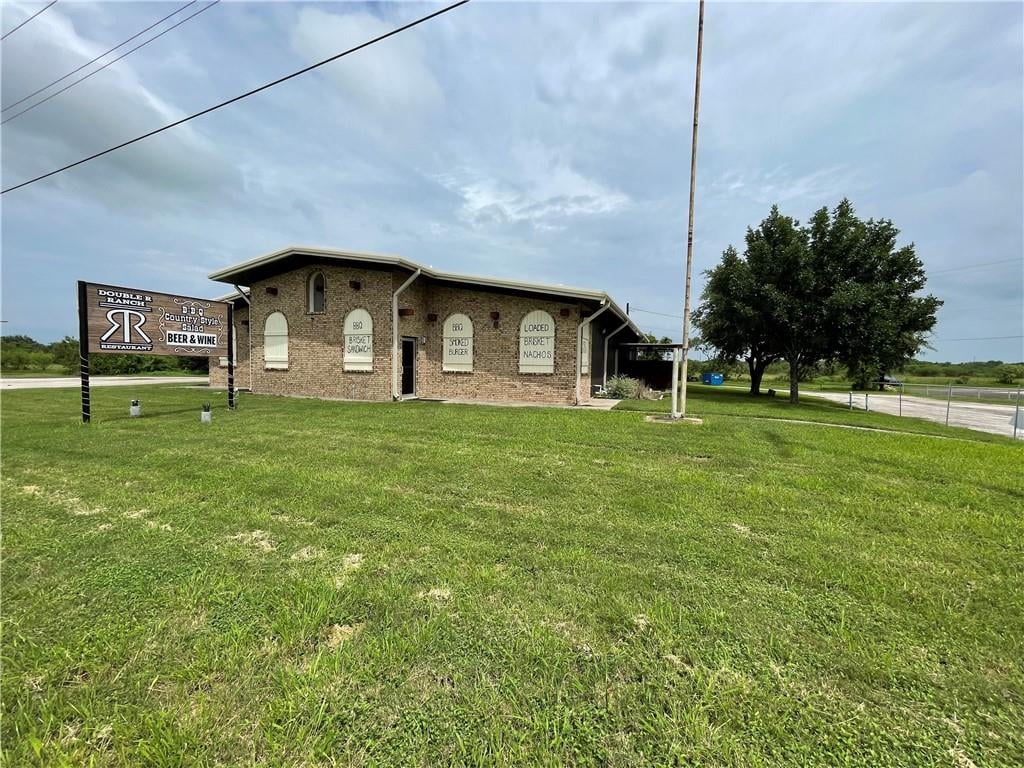 1002 Victoria Rd, Refugio, TX 78377