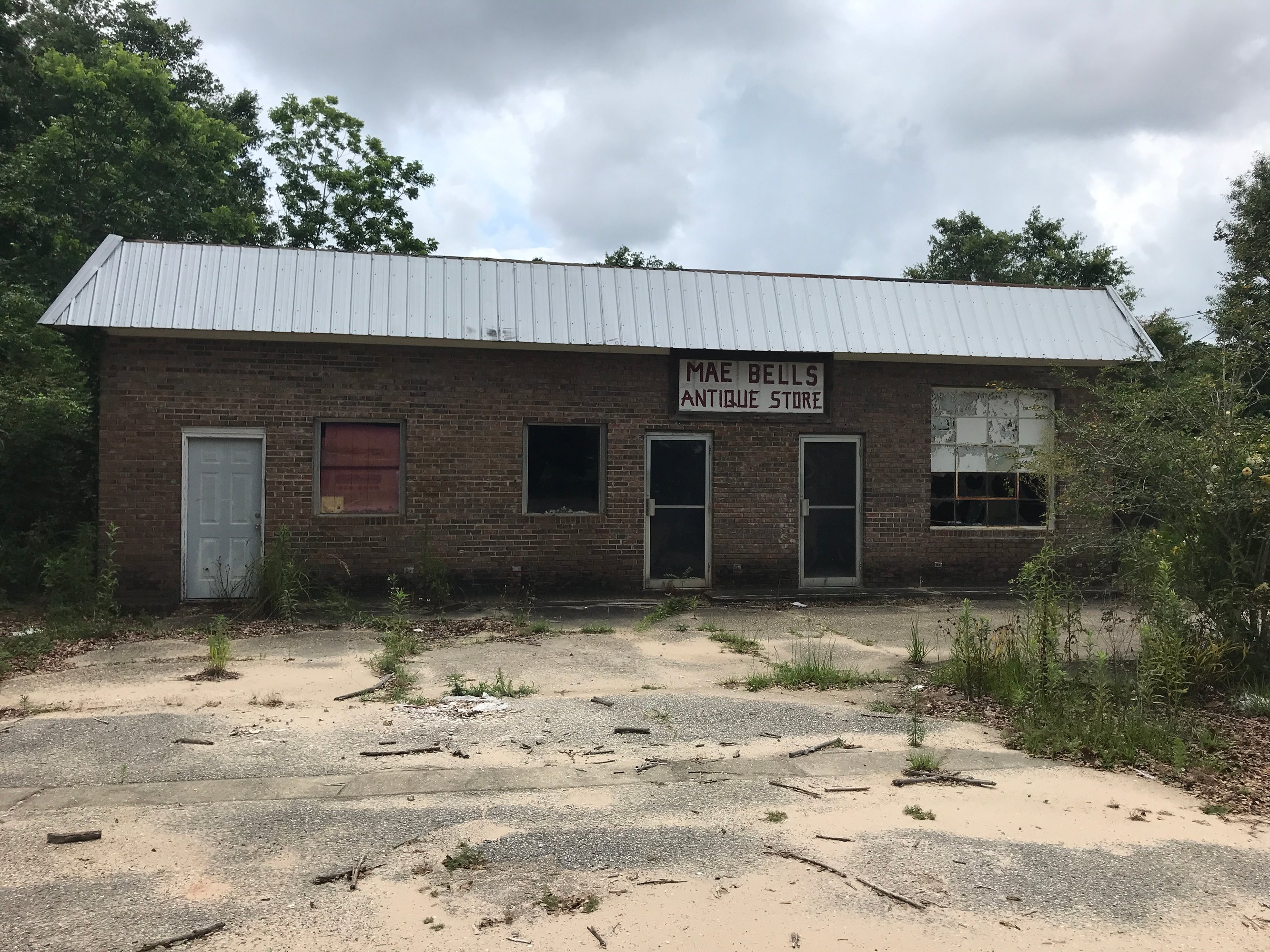 10912 Bellingrath Rd, Theodore, AL 36582