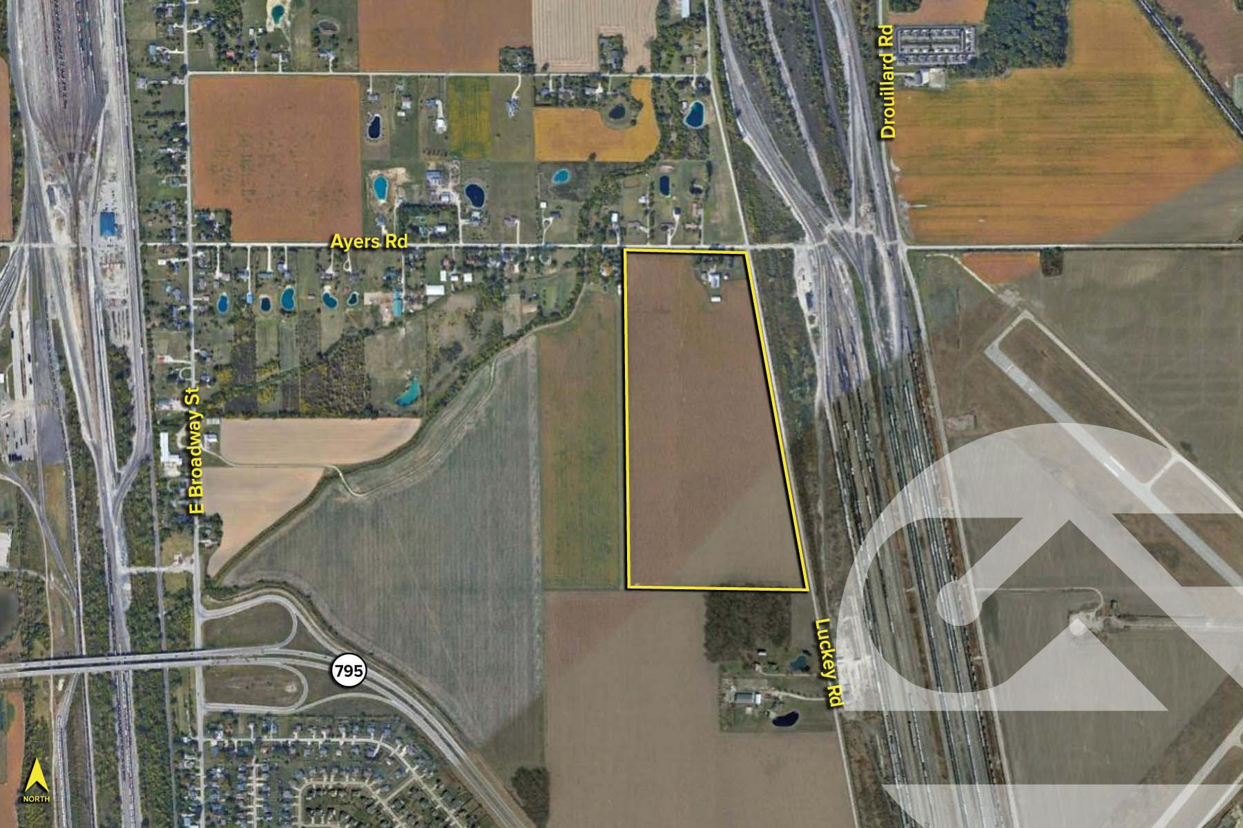5235 Ayers Rd, Walbridge, OH 43465