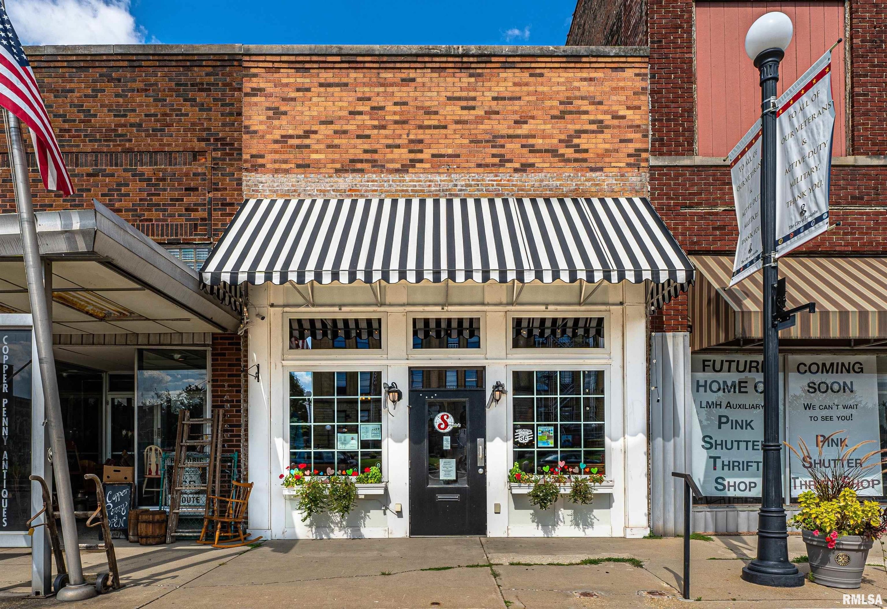 614 Broadway St, Lincoln, IL 62656