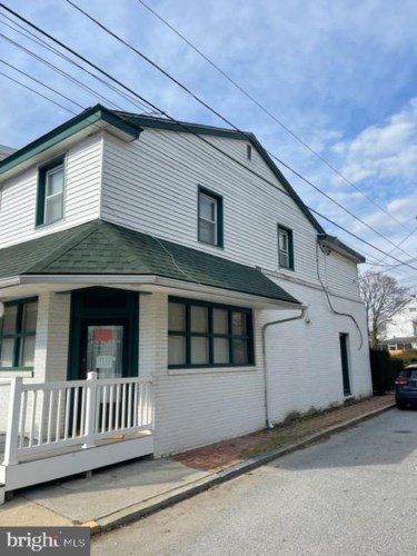 126 Clinton St, Delaware City, DE 19706