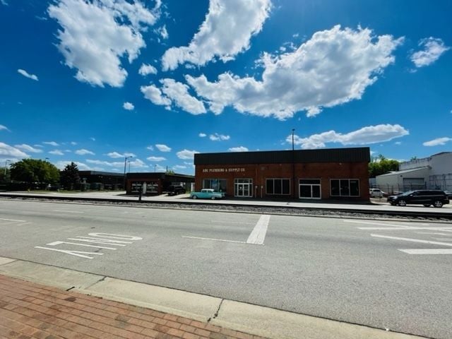 219 W Russell St, Fayetteville, NC 28301