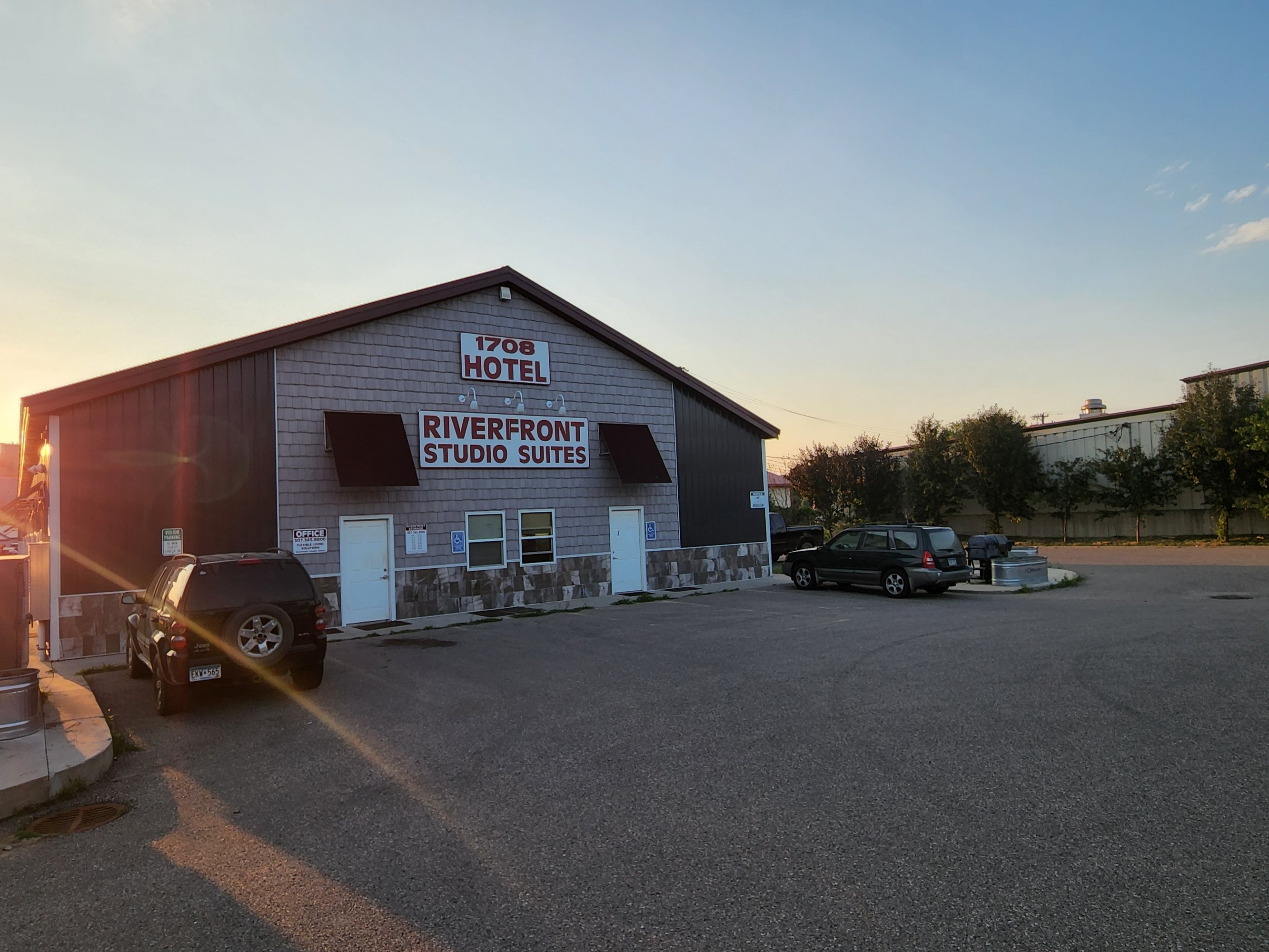 1708 N Riverfront Dr, Mankato, MN 56001