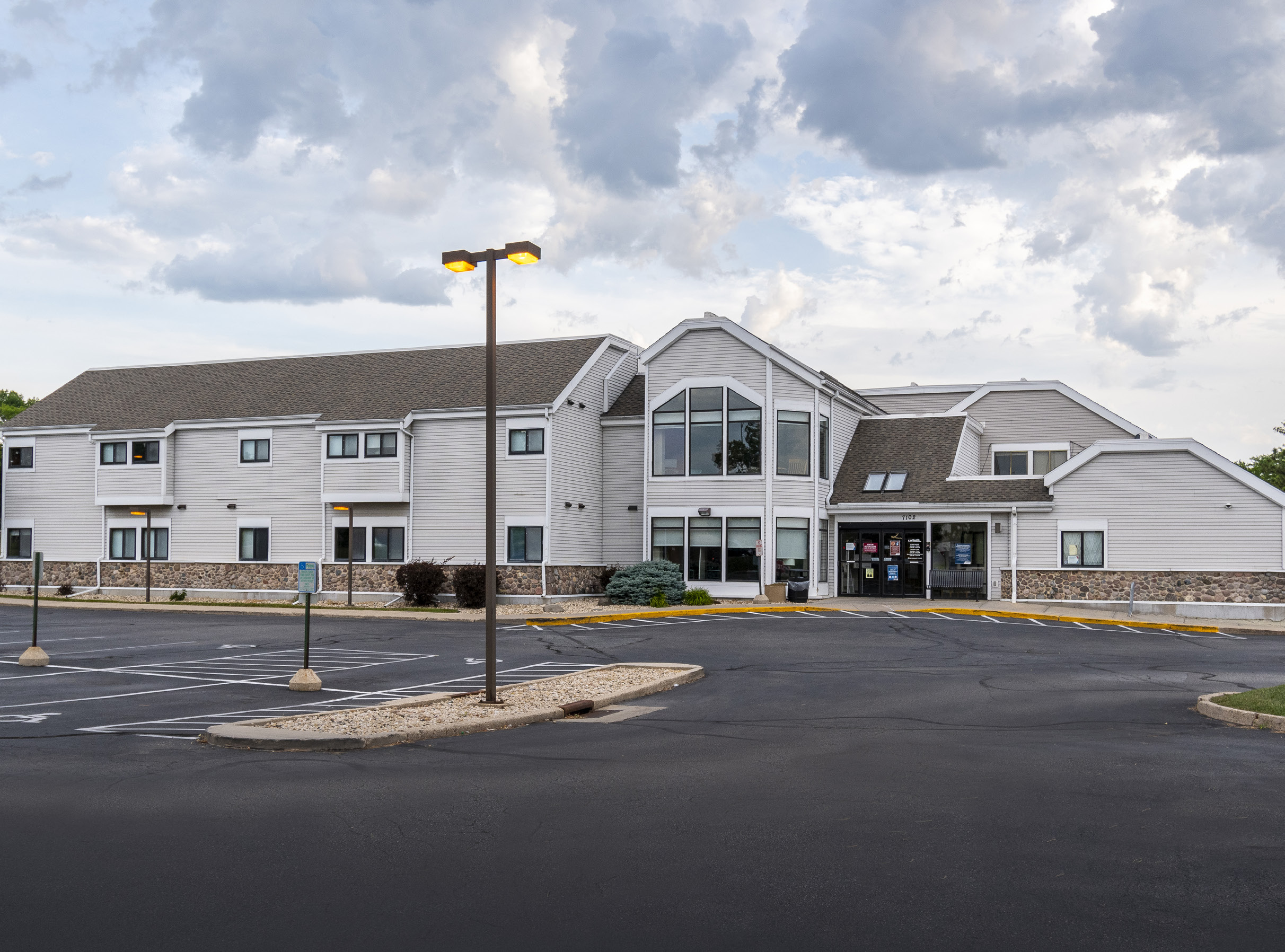 7102 Mineral Point Rd, Madison, WI 53717