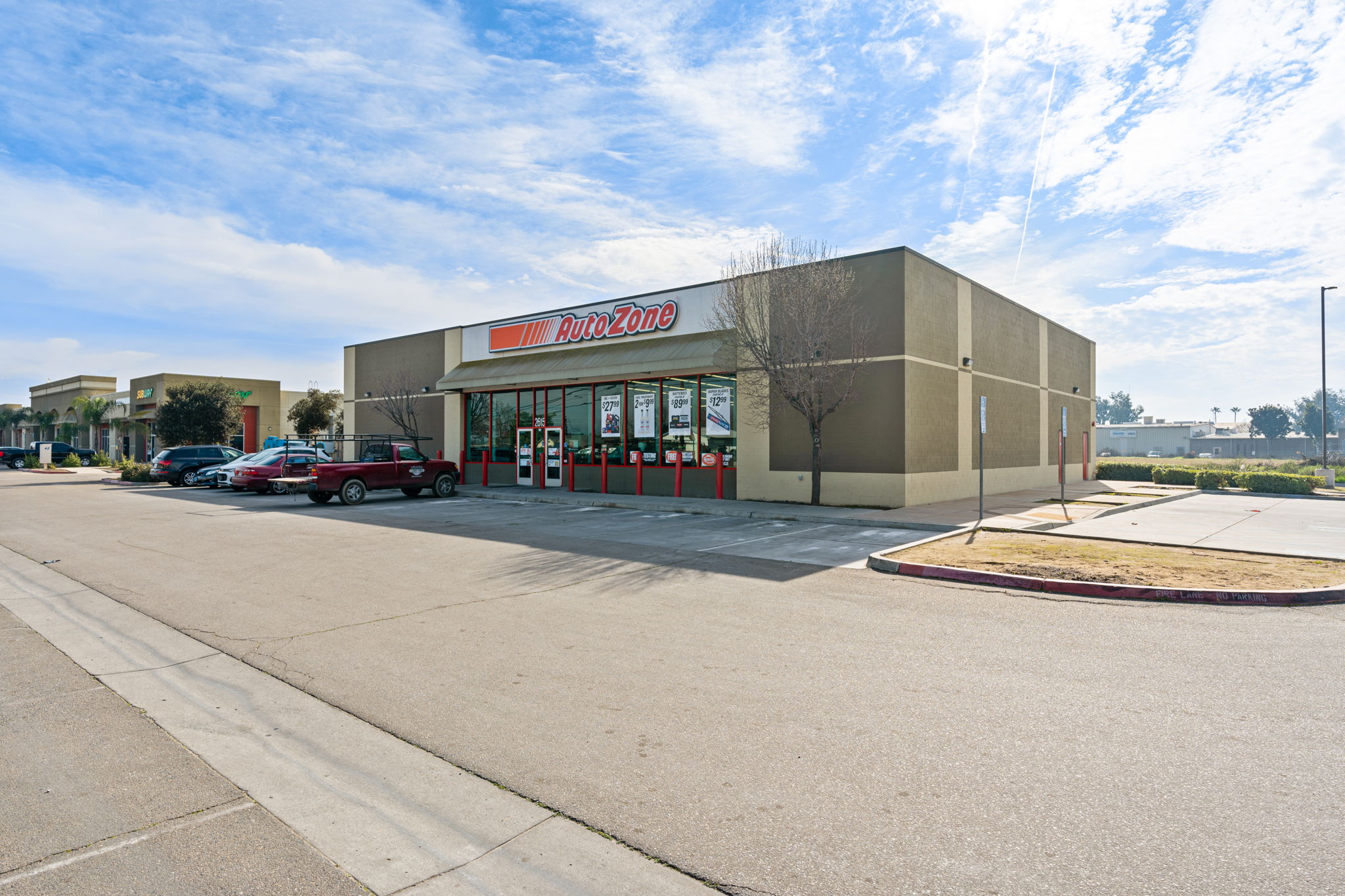 2615 Chestnut Ave, Fresno, CA 93725-2113