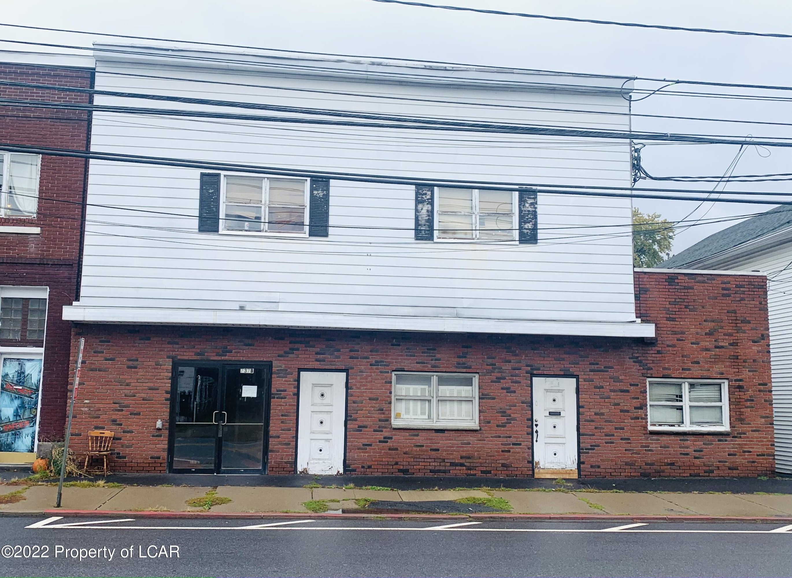 737 Main St, Avoca, PA 18641-1683