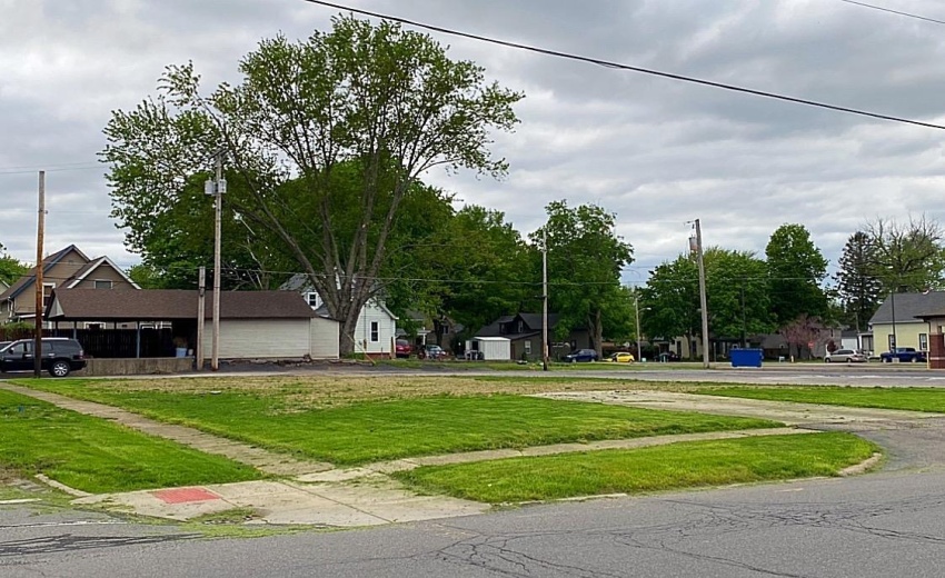 416 J St, La Porte, IN 46350
