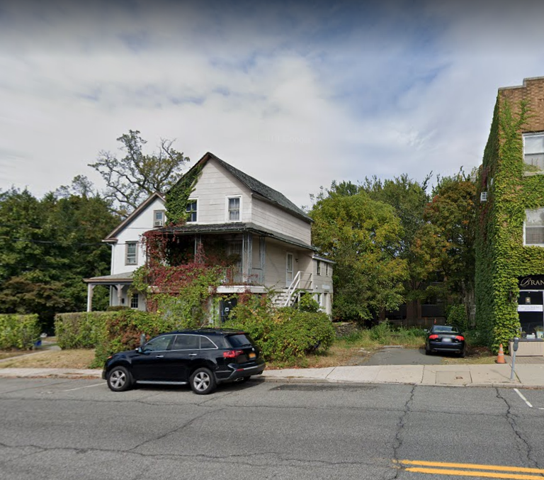 189 Brook St, Scarsdale, NY 10583