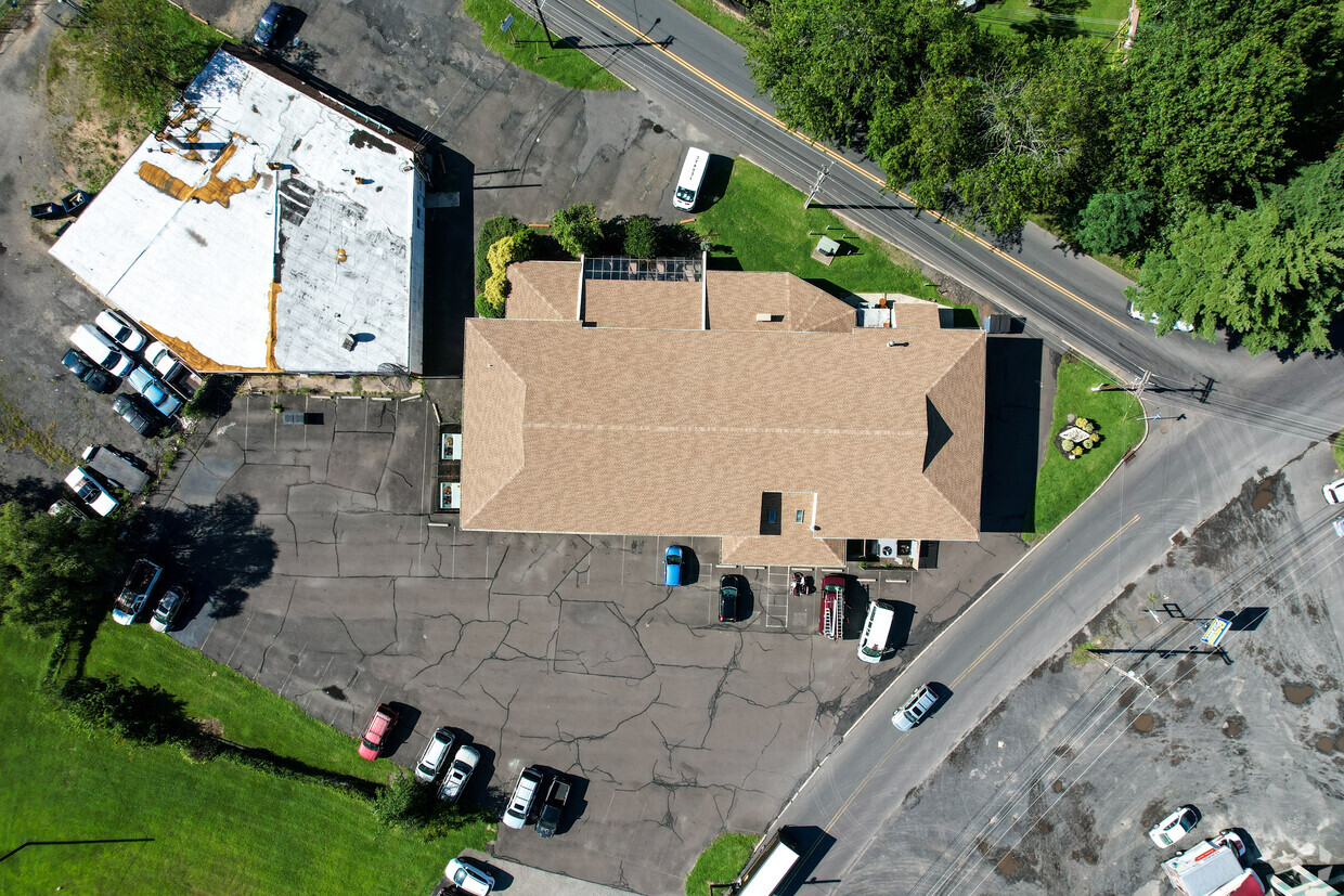 5301 Bristol Emilie Rd, Levittown, PA 19057