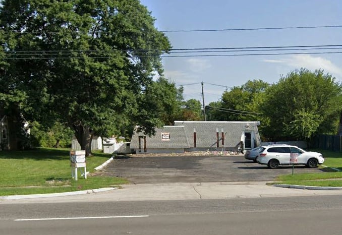 4430 Elizabeth Lake Rd, Waterford, MI 48328