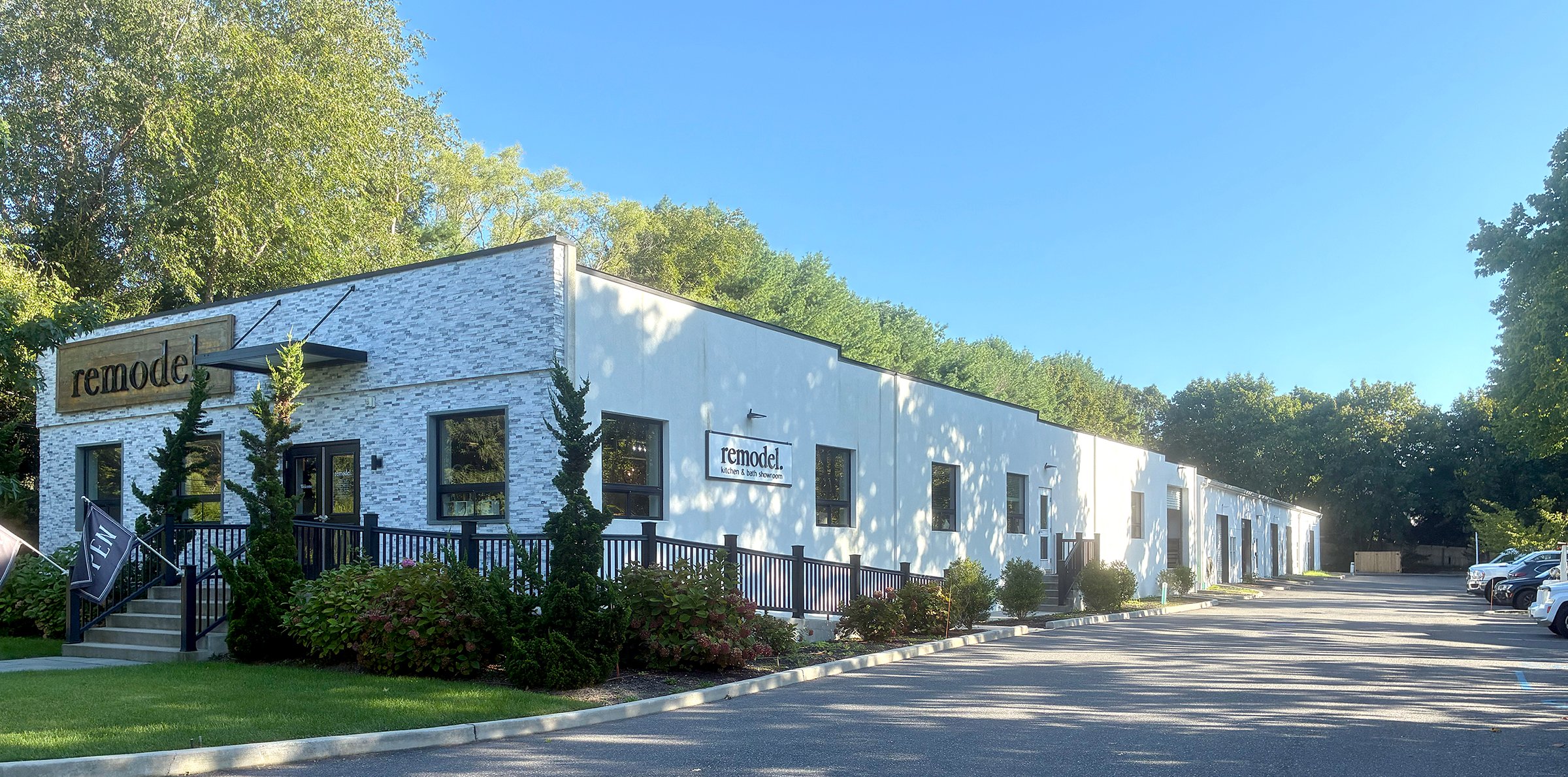 137 Montauk Hwy, West Hampton, NY 11977