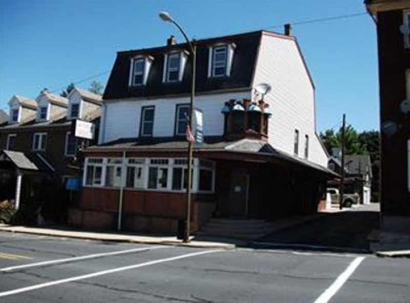 751 W Main St, Slatington, PA 18080
