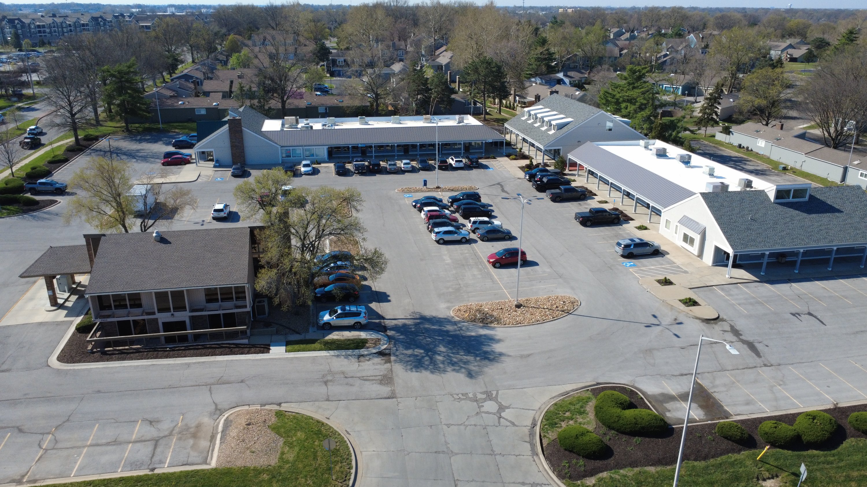 7902 Quivira Rd, Lenexa, KS 66215