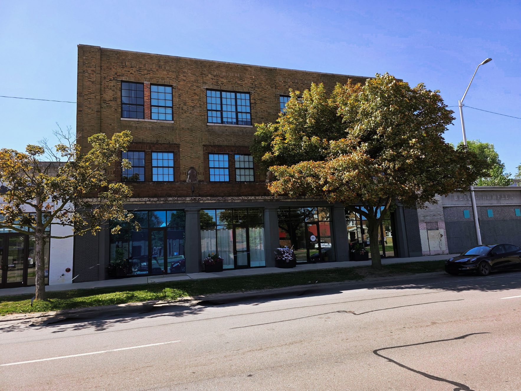 2857 E Grand Blvd, Detroit, MI 48202