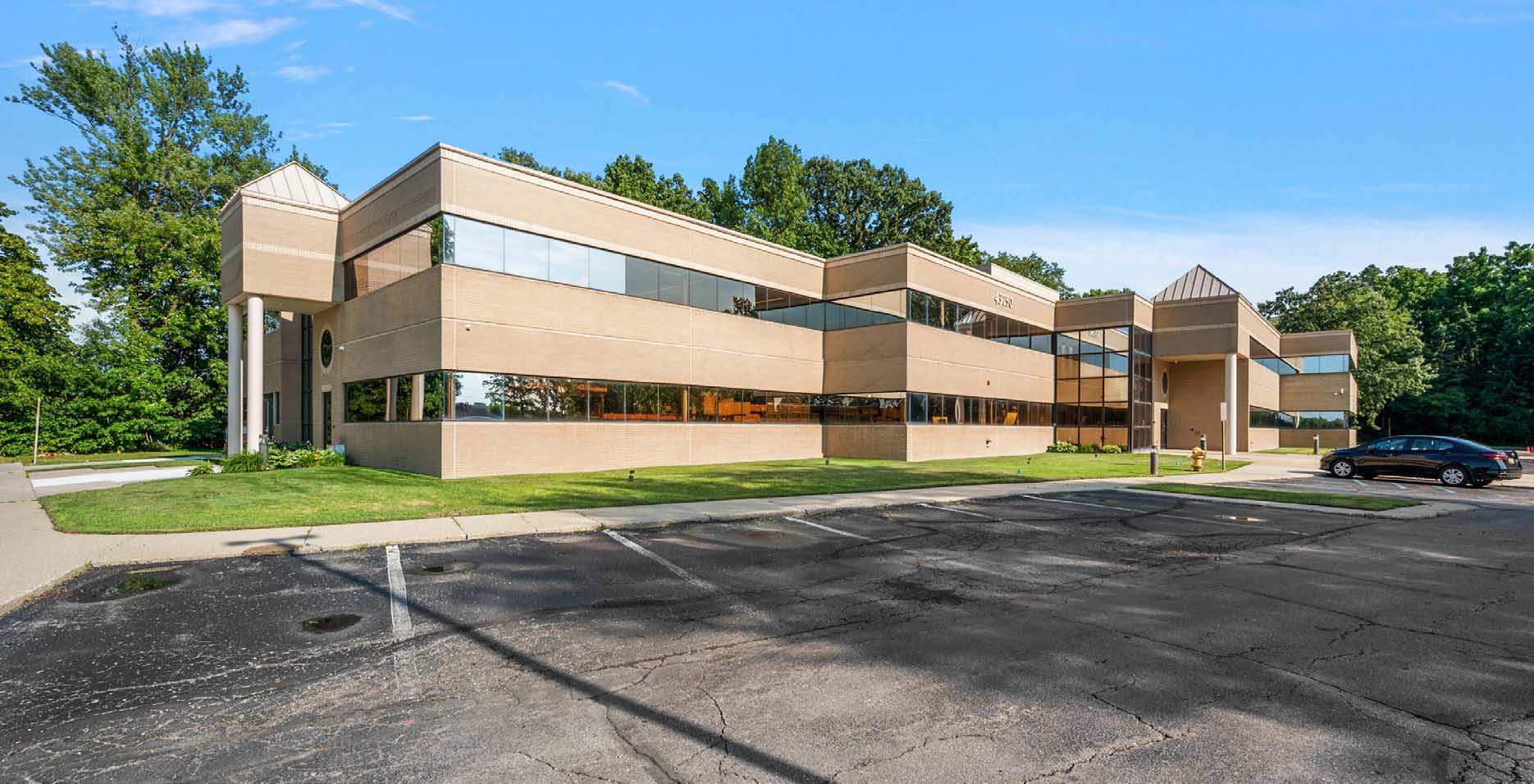 43750 Garfield Rd, Clinton Township, MI 48038