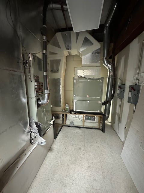 2946378