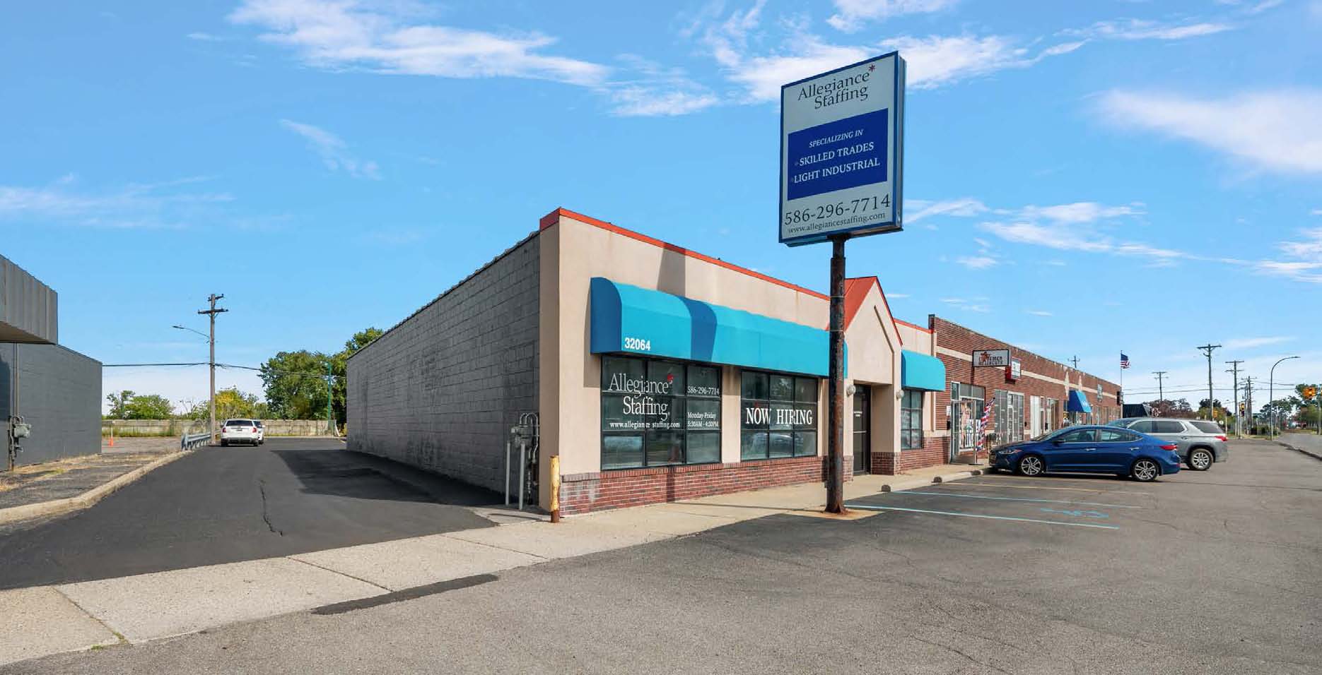 32064 Utica Rd, Fraser, MI 48026