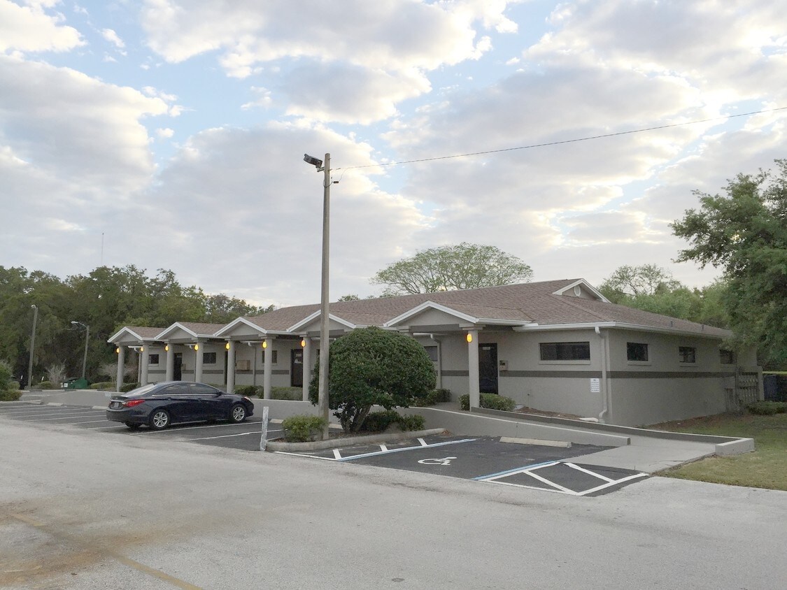 31089 Us Highway 19 N, Palm Harbor, FL 34684