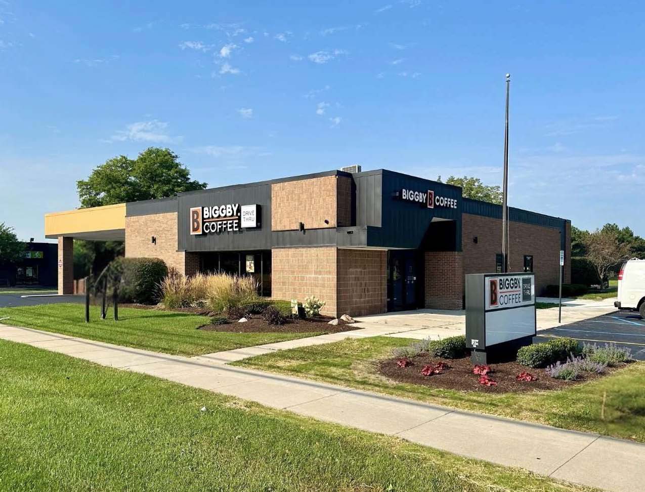 28455 Schoenherr Rd, Warren, MI 48088