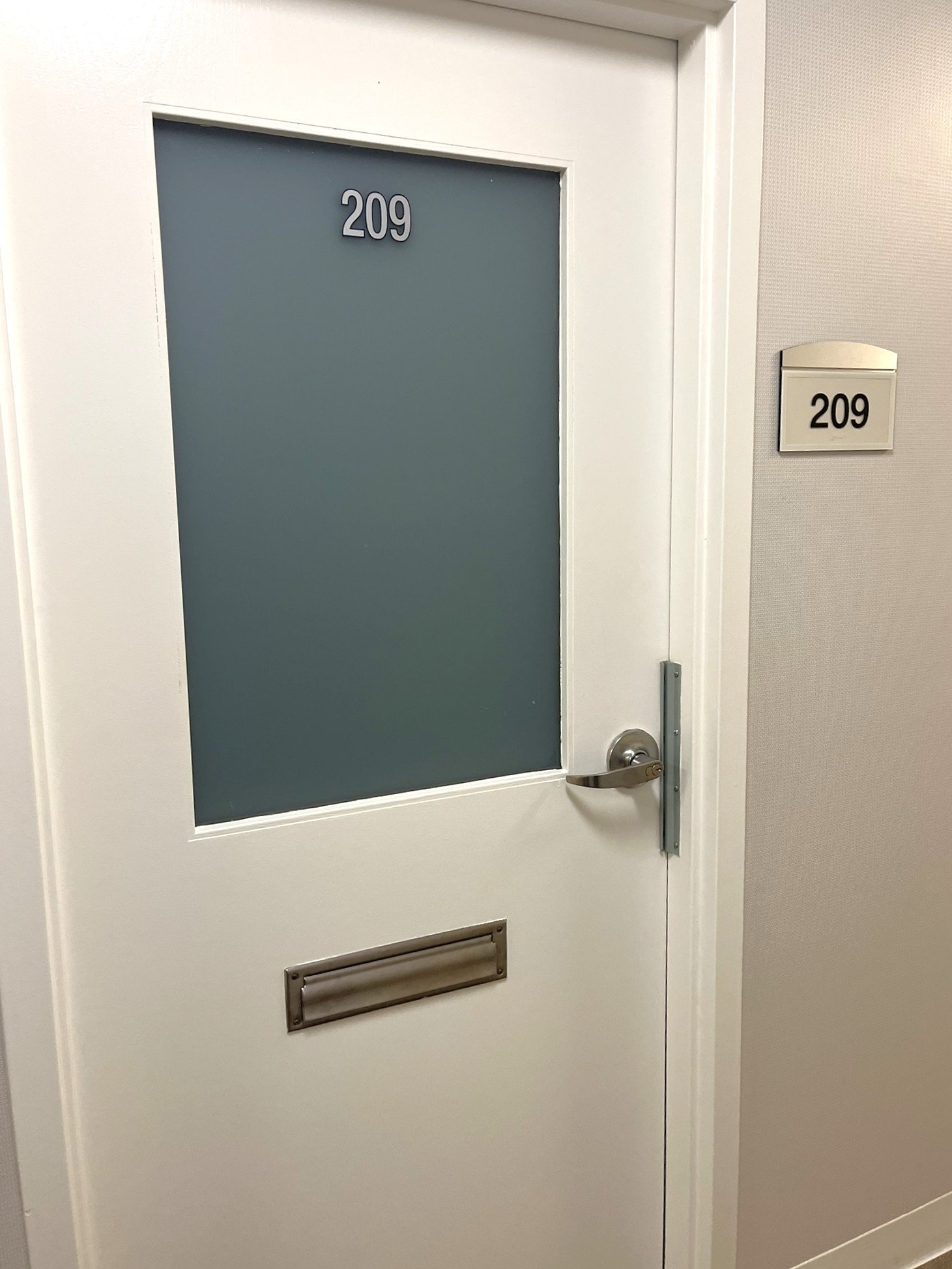 3165723