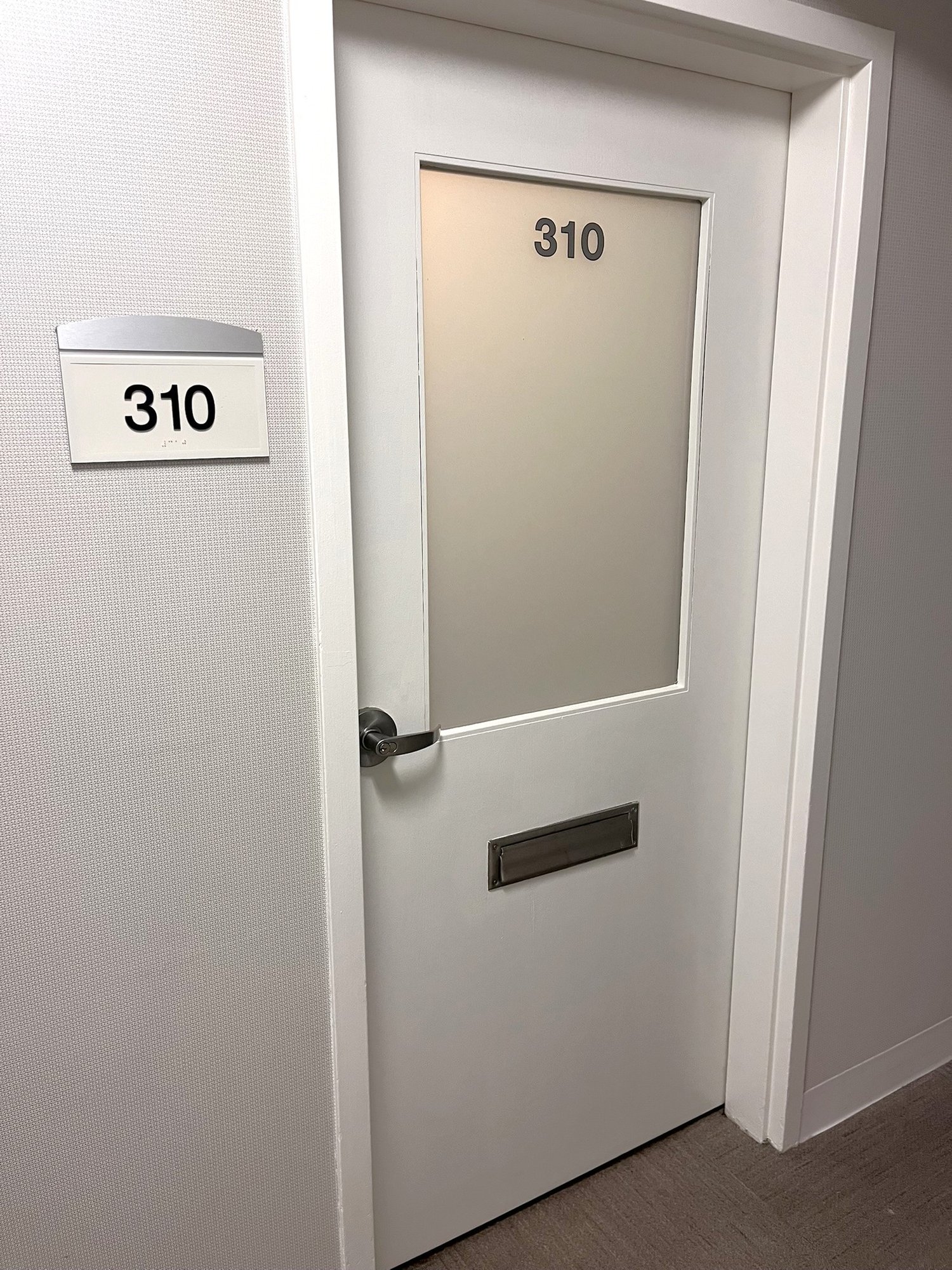 3193928