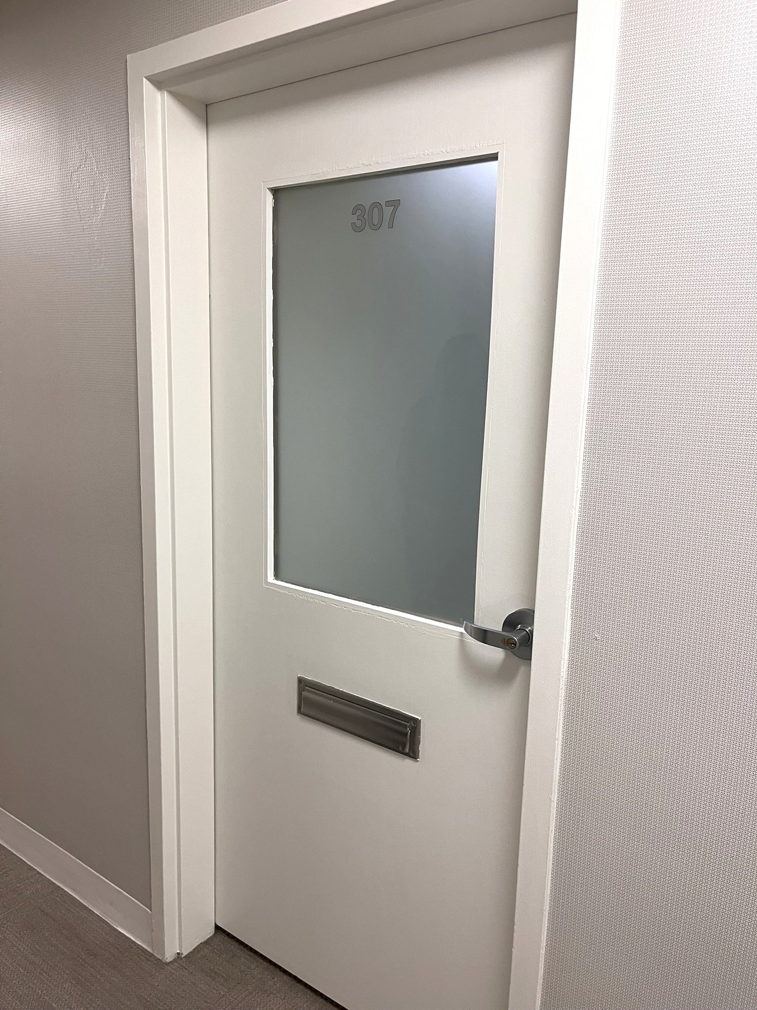 3193851