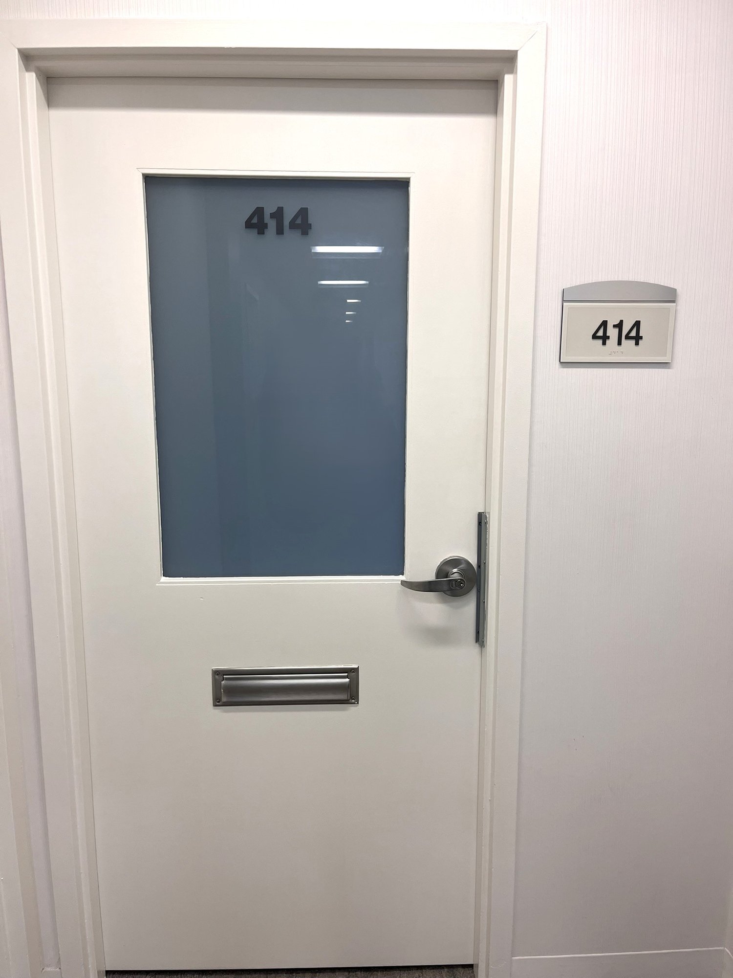 3193892