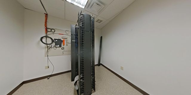 3305716