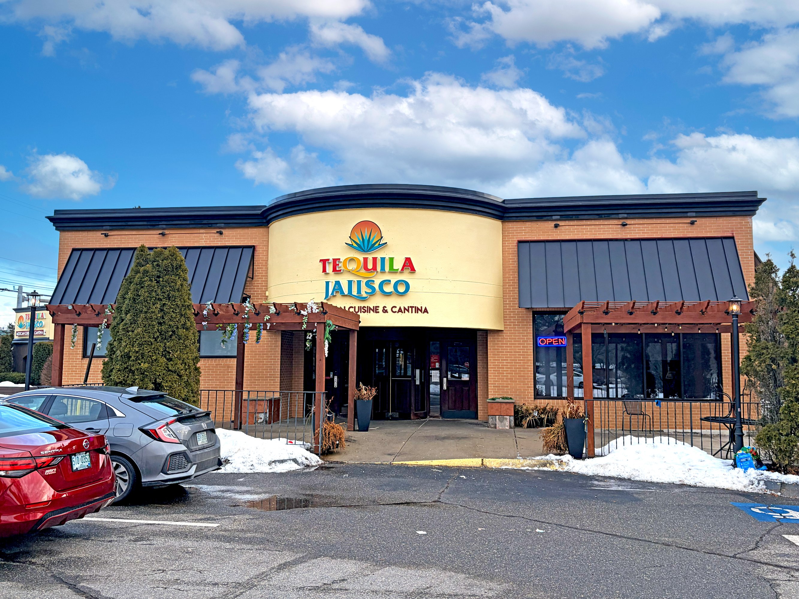 406 Amherst St, Nashua, NH 03063-1228