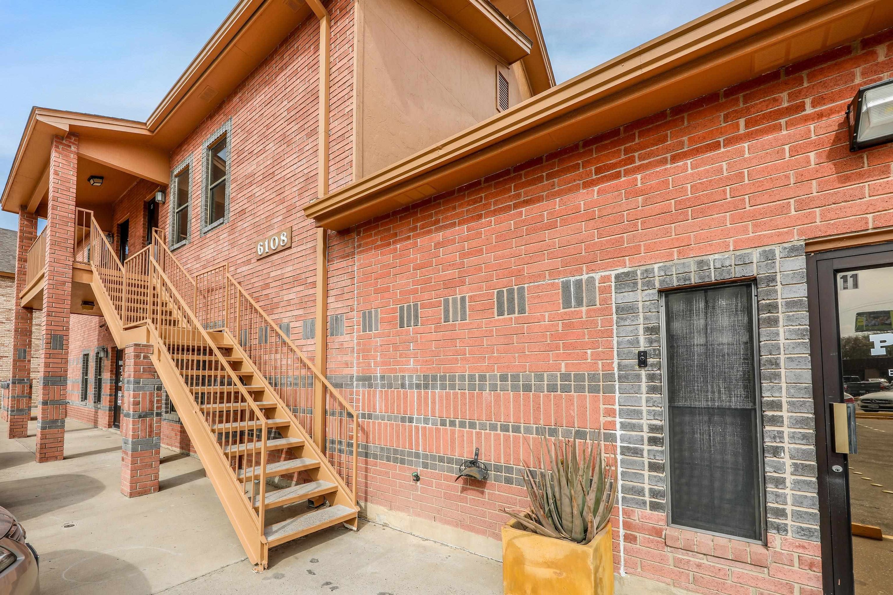 6108 Mcpherson Rd, Laredo, TX 78041