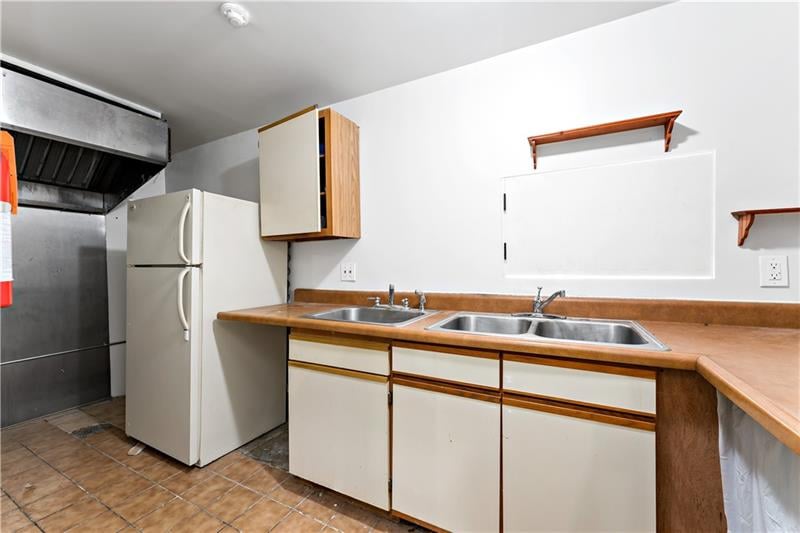 3258513