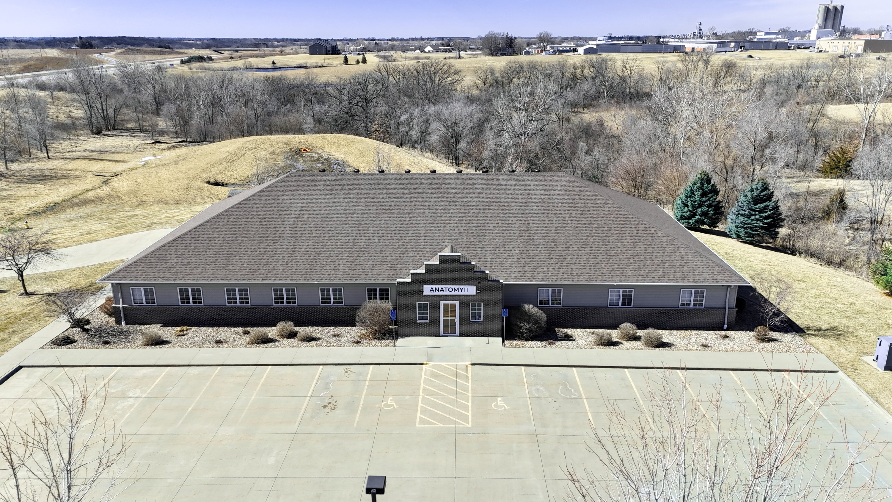 411 SE 9Th St, Pella, IA 50219