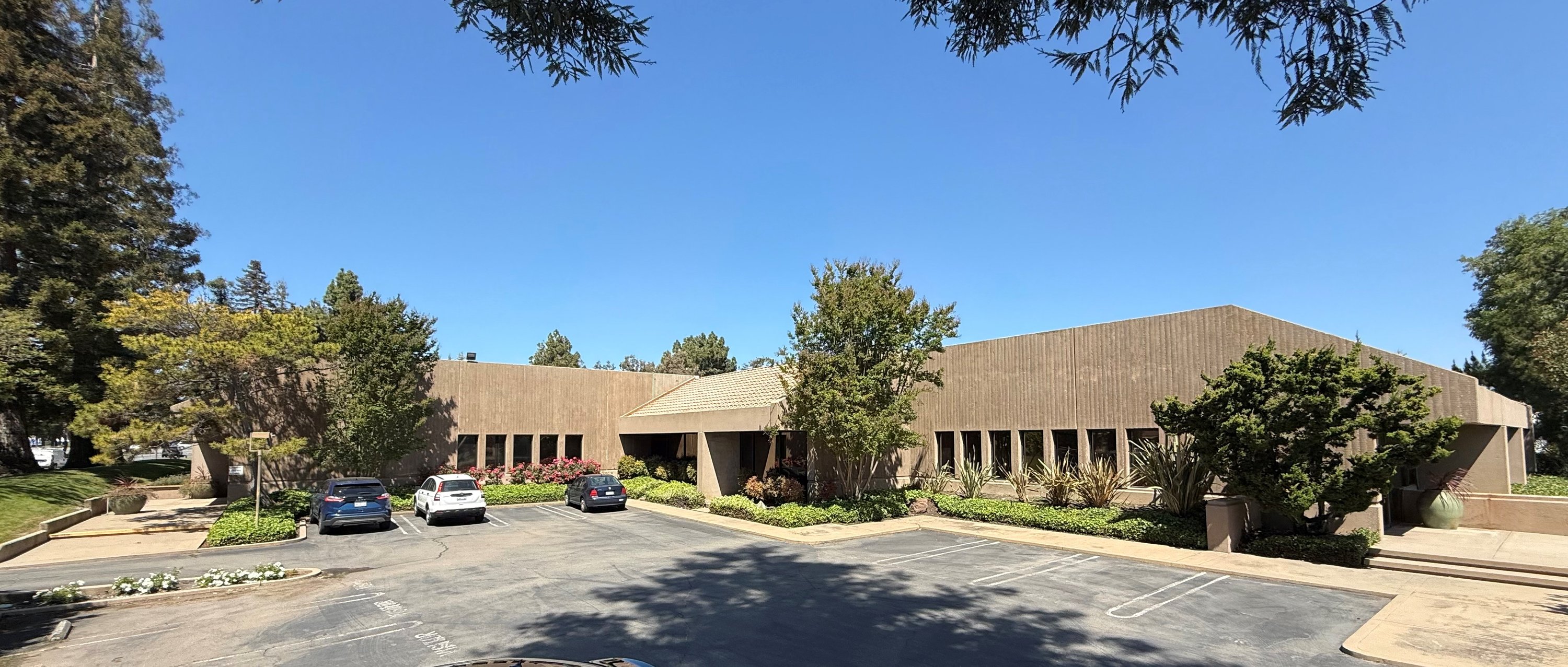 425 Lakeside Dr, Sunnyvale, CA 94087