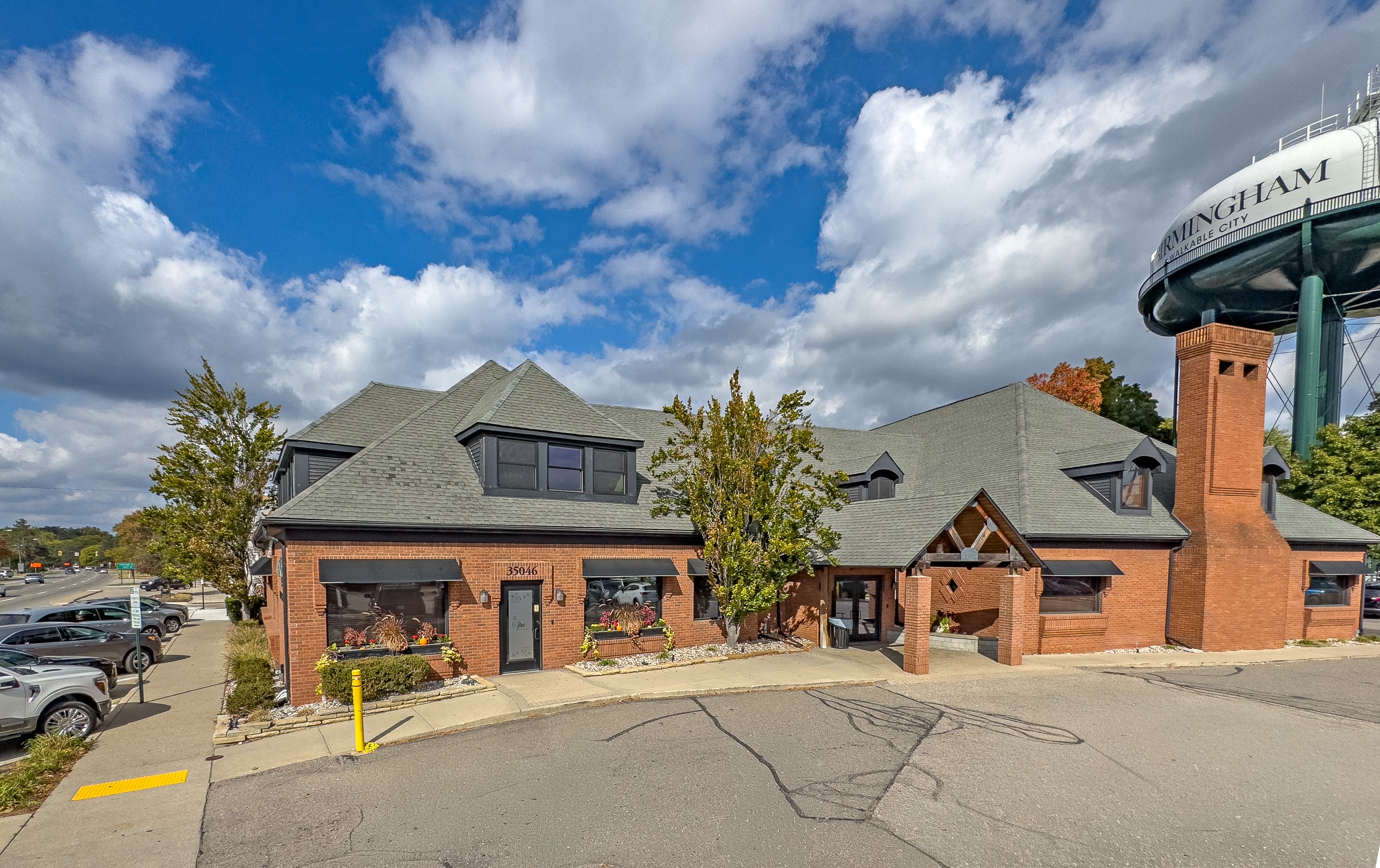 35046 Woodward Ave, Birmingham, MI 48009
