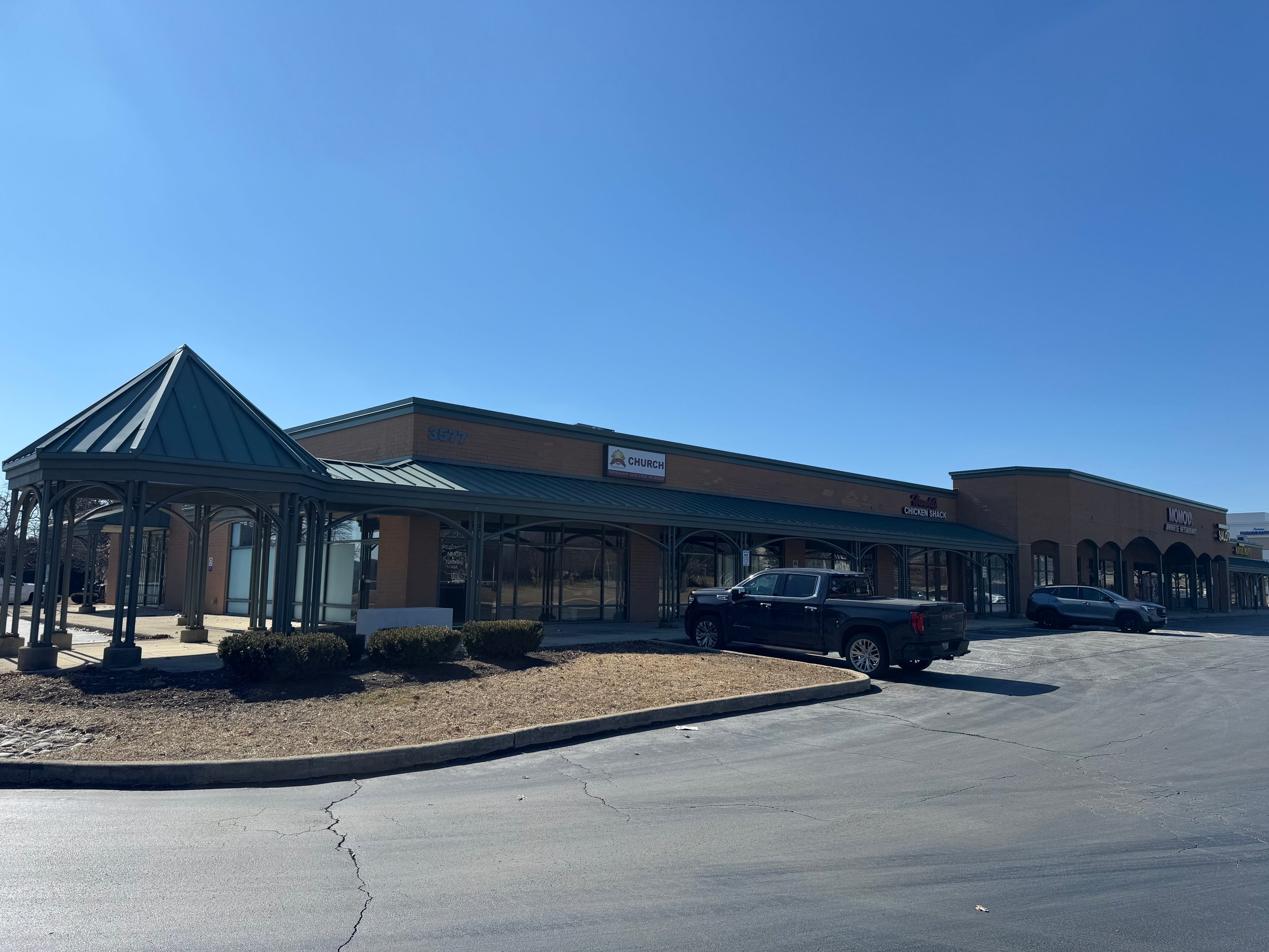 3577 E New York St, Aurora, IL 60504
