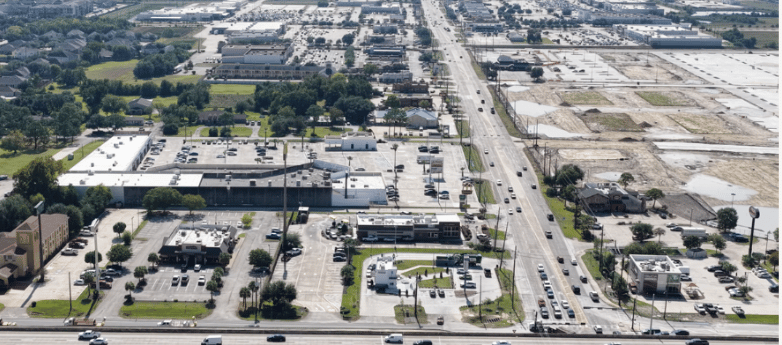 6902 Garth Rd, Baytown, TX 77521