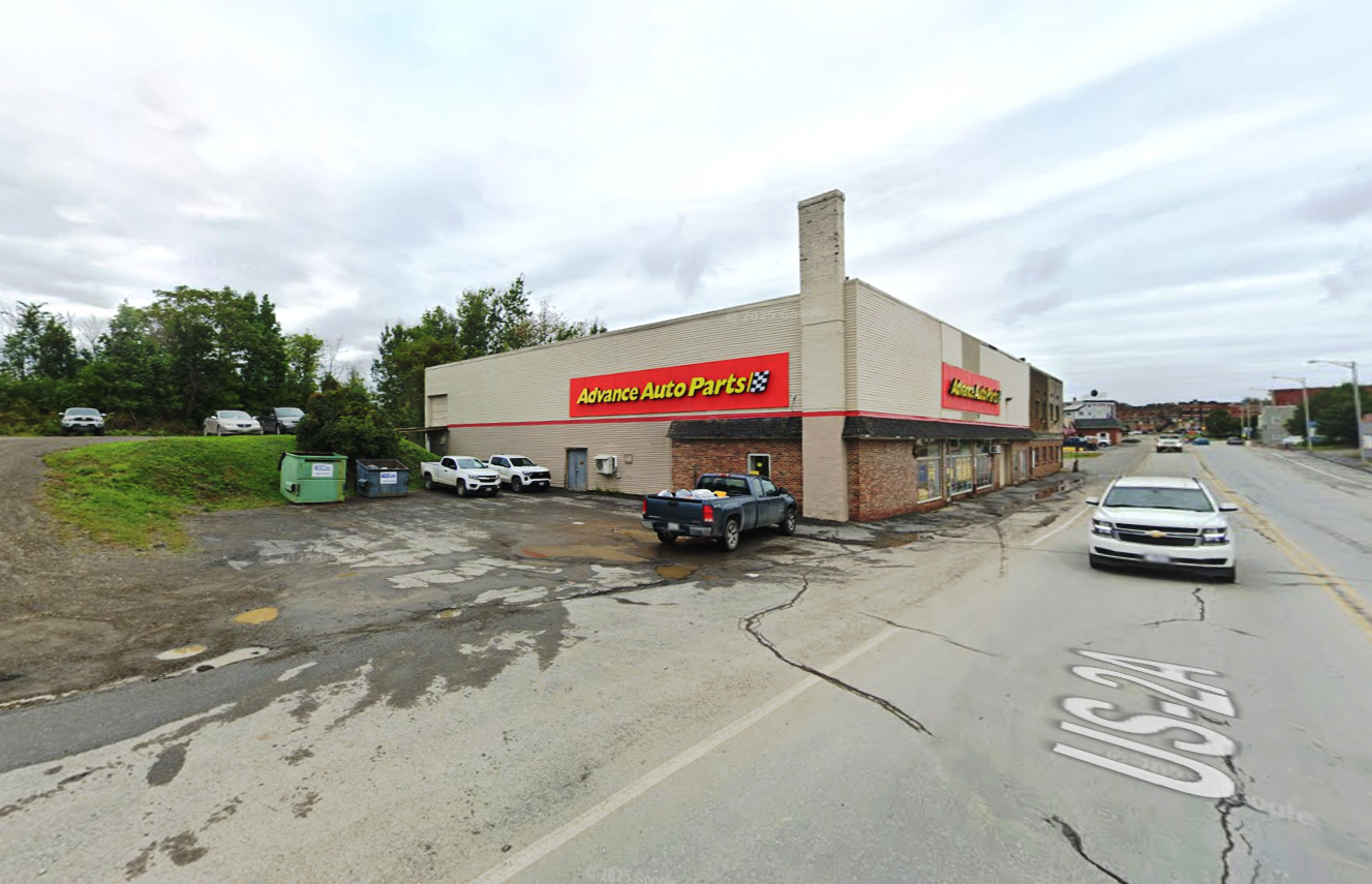 41 Bangor St, Houlton, ME 04730